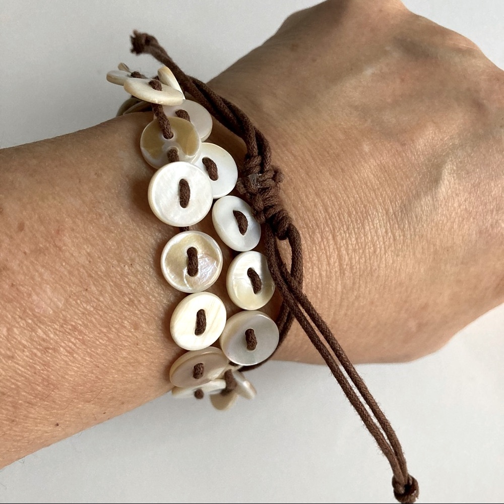 American Eagle Shell Button Pull String Necklace … - image 3